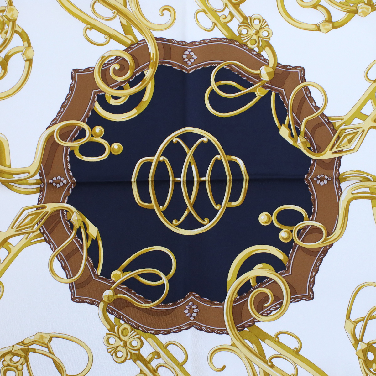 エルメス HERMES レディース-スカーフ ブランド カレCARRE TWILL 003777S 40 LIFT PROFILE RM-NOIR-MARINE-BLANCブラック マルチカラー accessory-01 - 画像 (5)