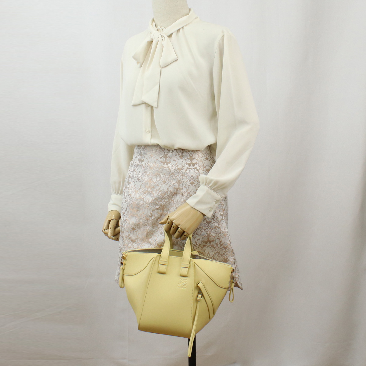 ロエベ LOEWE トートバッグ ブランドA538H13X10 8000VANILLA イエロー系 bag-01 - 画像 (12)